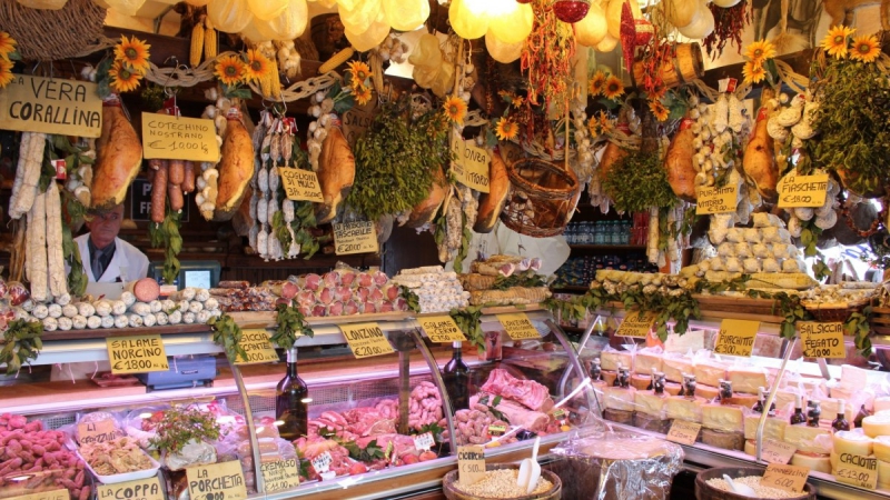 vitrine-ST TROPEZ-min_norcia_butchery_cold_cuts-342231